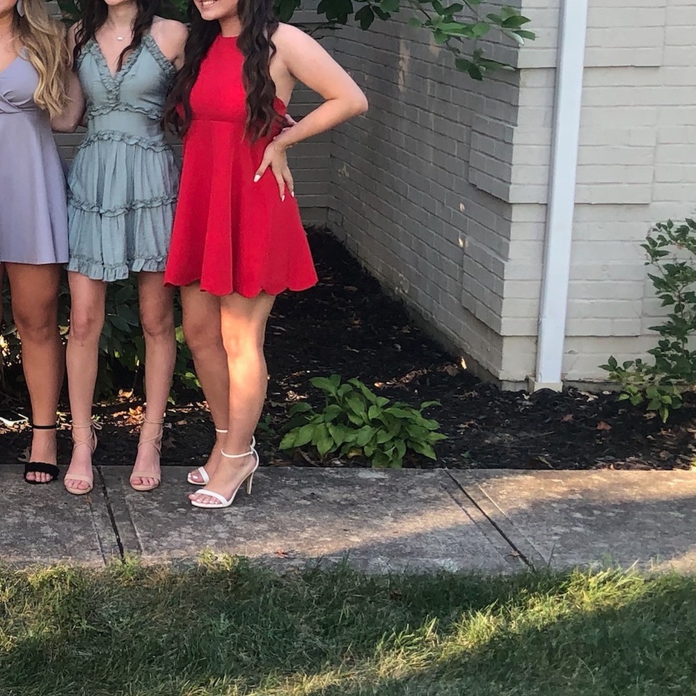 womens lulu’s medium homecoming dress.